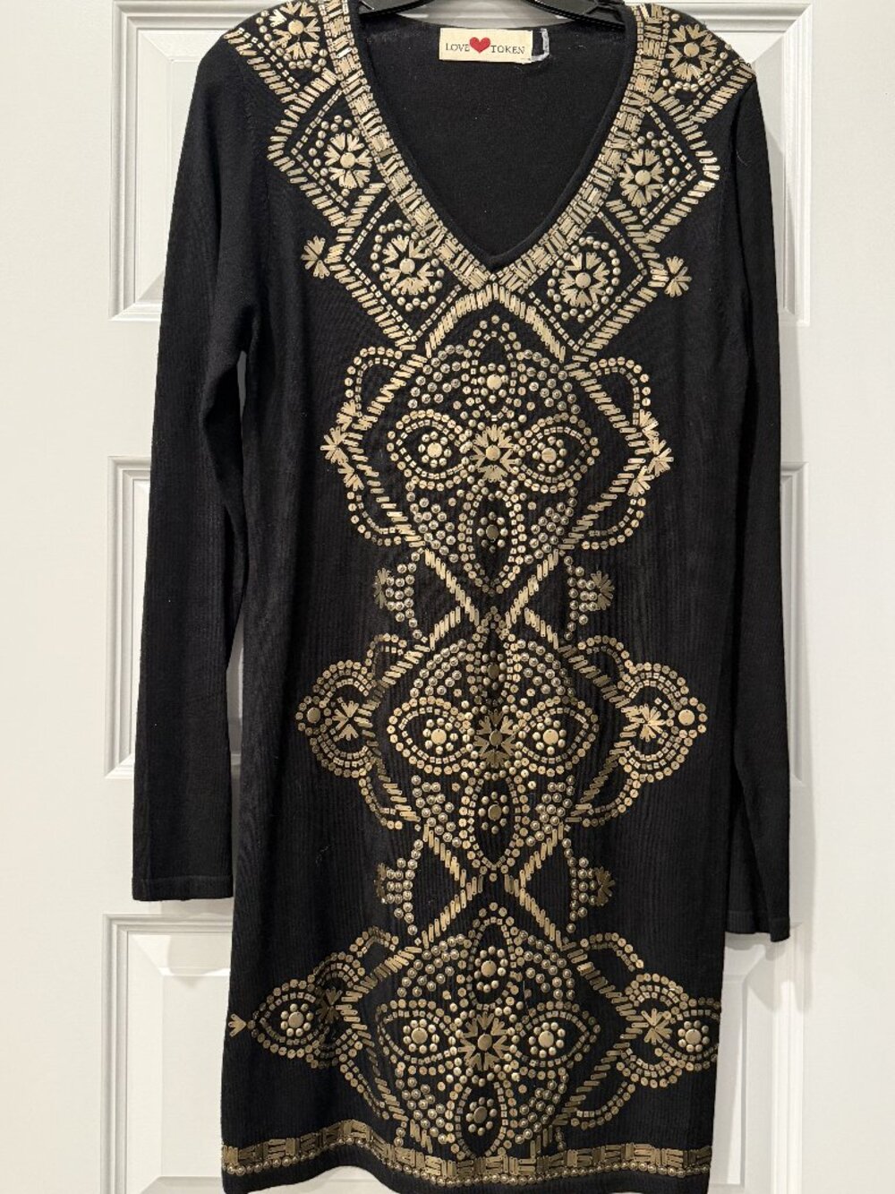 BLACK EMBELLISHED LIGHT WEIGHT SWEATER DRESS - SIZE M